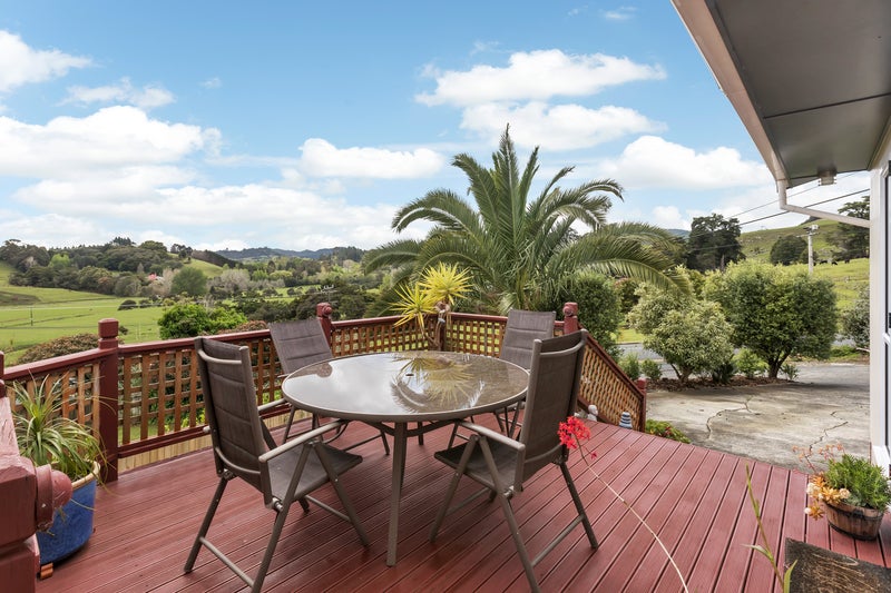 16 Onerahi Road, Onerahi, Whangarei - Carousel 1