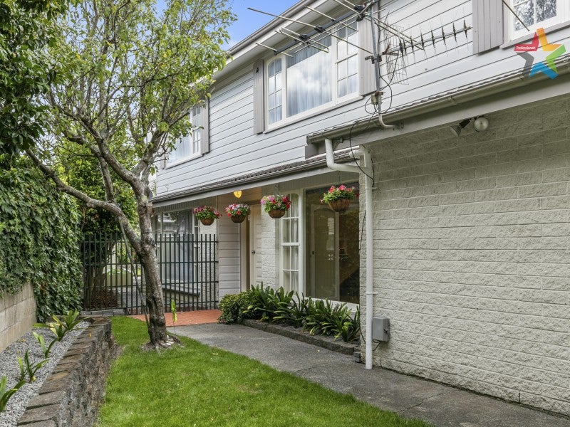 82 Oxford Terrace, Epuni, Lower Hutt - Carousel 1