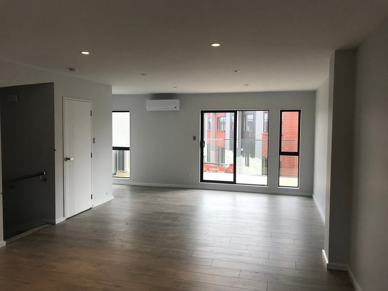 7 Meritage Lane, Te Atatu South, Auckland - Carousel 2