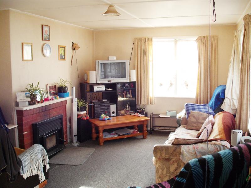 24 Sladden Street, Naenae, Lower Hutt - Carousel 3