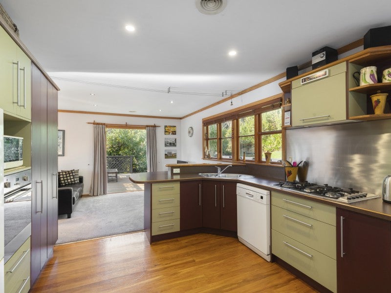 98 Manuka Street, Stokes Valley, Lower Hutt - Carousel 2