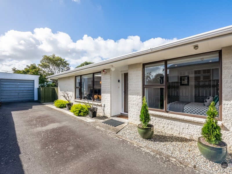 2/13 Wilford ST, Woburn, Lower Hutt - Carousel 1