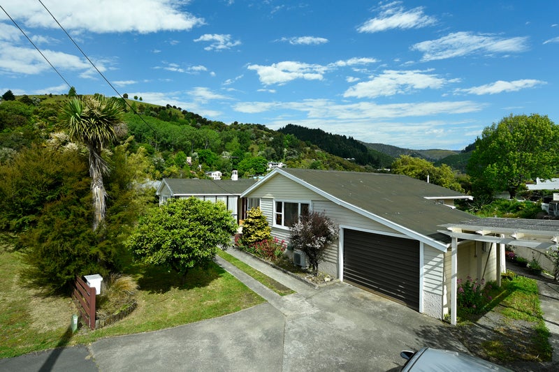 74 Bronte Street East, Nelson - Carousel 1
