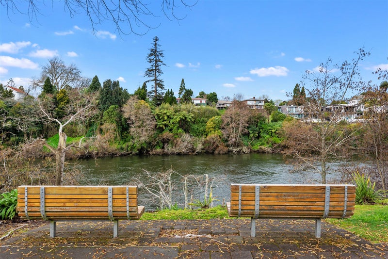 11 Hamilton Parade, Hamilton Central, Hamilton - Carousel 1