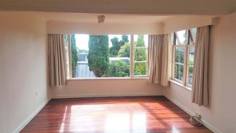 2/227 East Coast Road, Campbells Bay, Auckland - Carousel 1