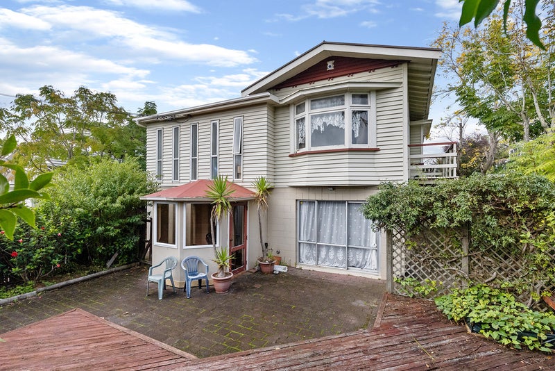 8 Riro Street, Point Chevalier, Auckland - Carousel 2