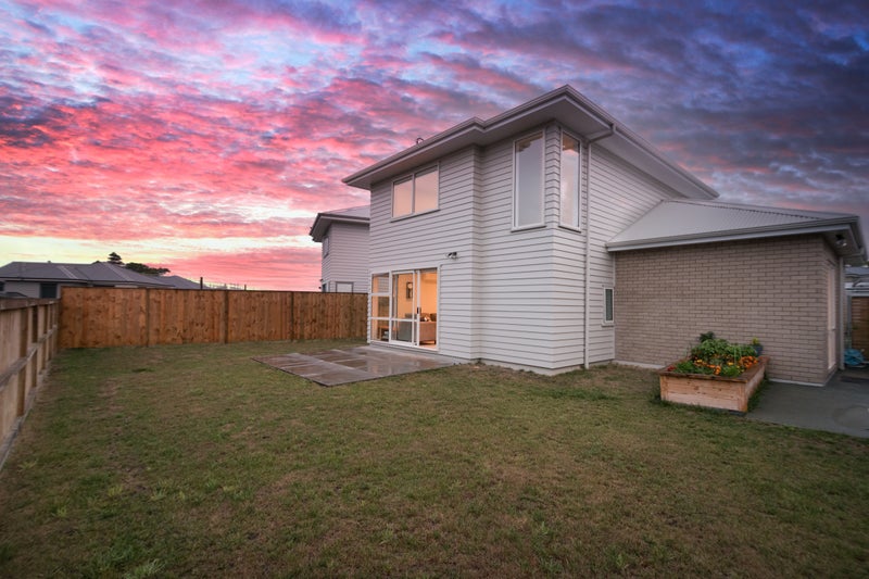 6 Vincent McGrath Crescent, Swanson, Auckland - Carousel 1