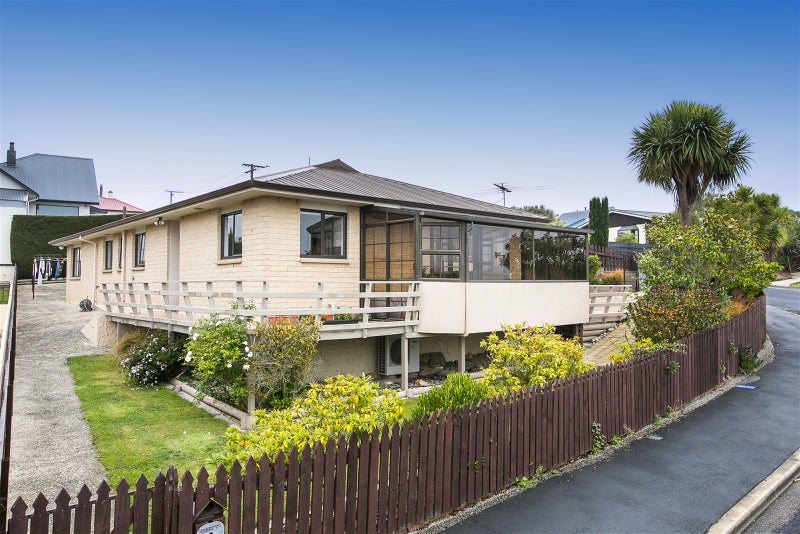 2 Beverley Place, Waverley, Dunedin - Carousel 1