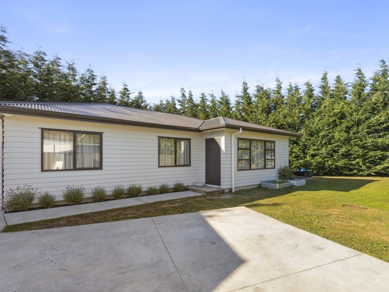 5A Johnston Grove, Taita, Lower Hutt - Carousel 14