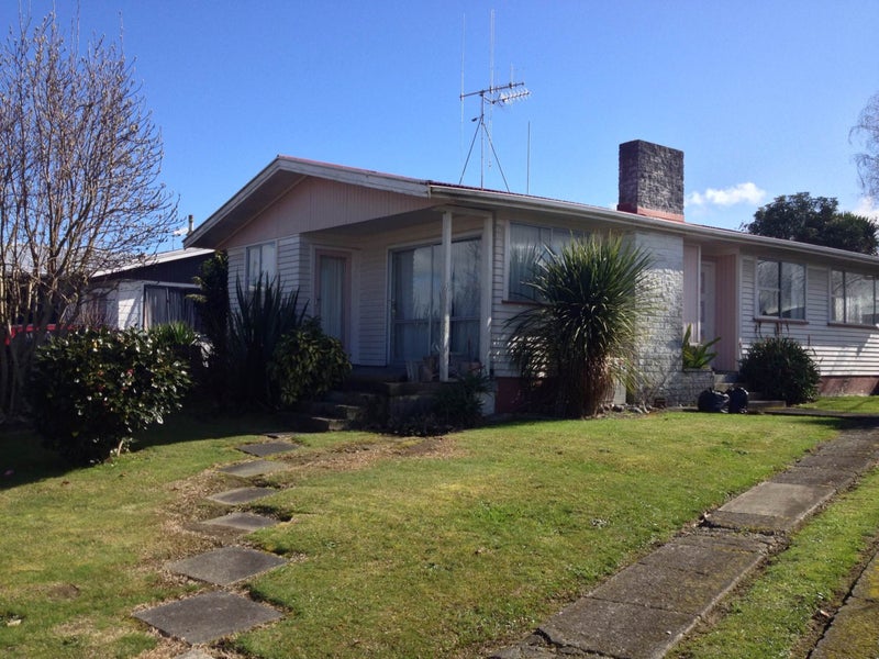 16 Susan Place, Deanwell, Hamilton - Carousel 1