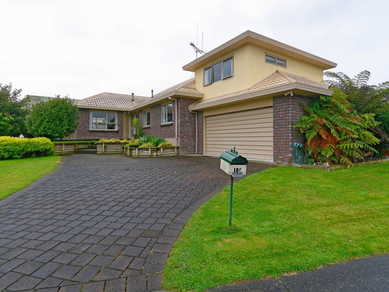 15 Hastings Place, Hamilton Lake, Hamilton - Carousel 2