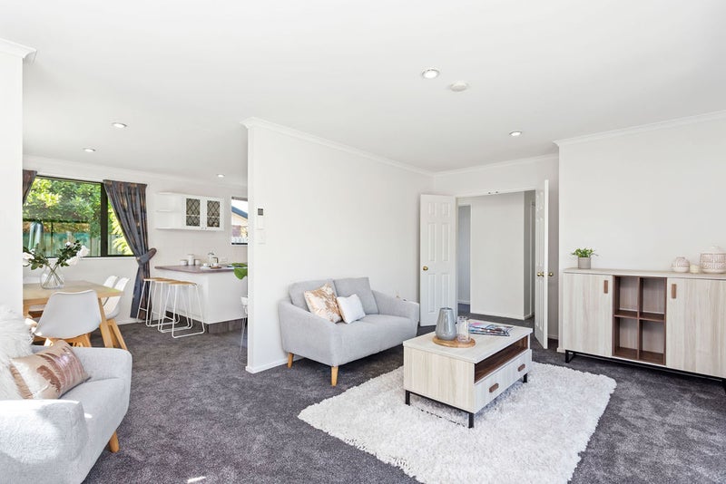 12 Seascape Gardens, Bromley, Christchurch - Carousel 2