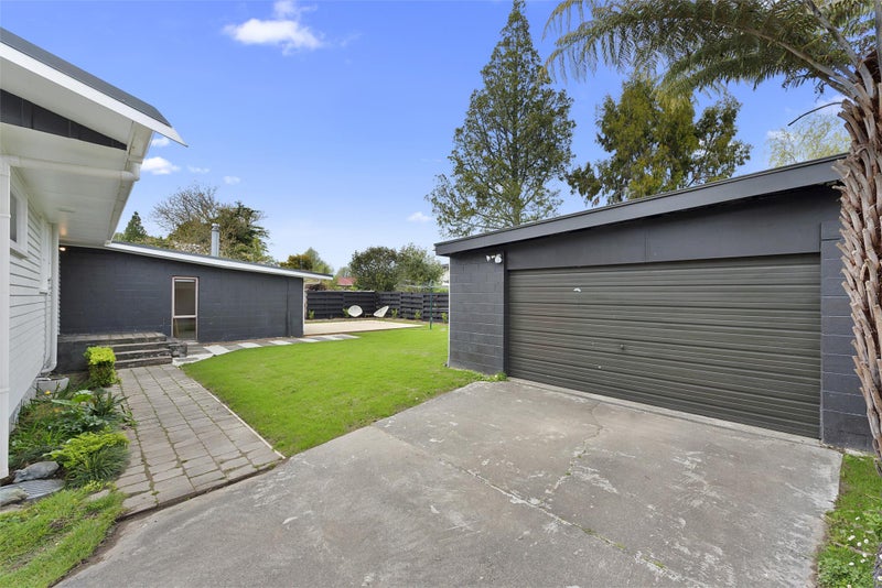 7 Gerrand Place, Chedworth, Hamilton - Carousel 19