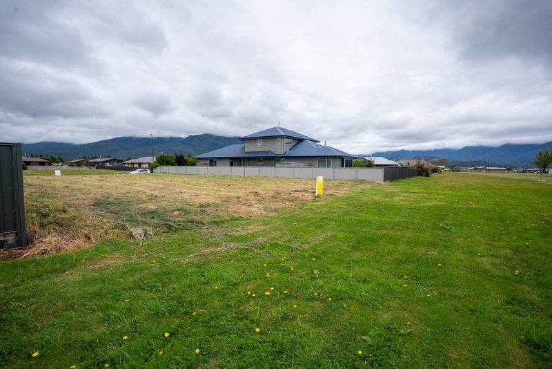 20 Acheron Way, Te Anau, Te Anau - Carousel 1