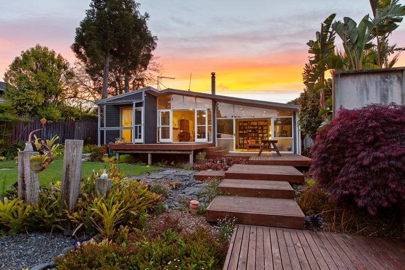 142 Atkinson Road, Titirangi, Auckland - Carousel 1