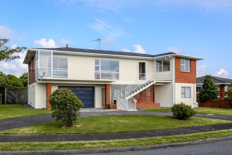 3 Severn Place, Spotswood, New Plymouth - Carousel 1