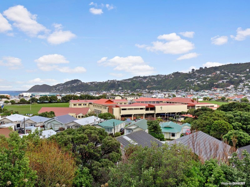 40 Lonsdale Crescent, Rongotai, Wellington - Carousel 2