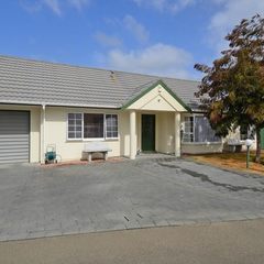 20 Millwood Place, Silverstream, Upper Hutt - Carousel 1