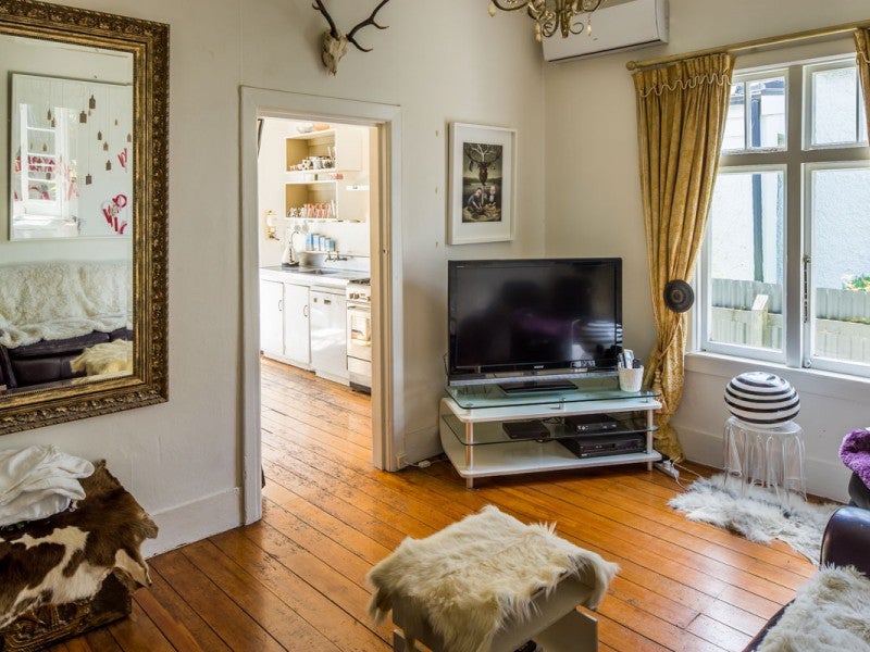 43 Riddlers Crescent, Petone, Lower Hutt - Carousel 2