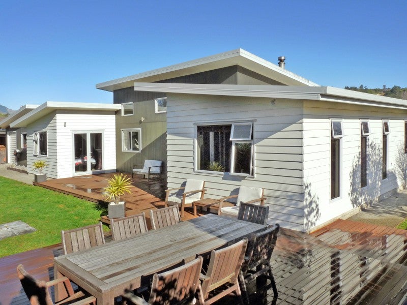 5 Fenn Place, Wakefield - Carousel 1
