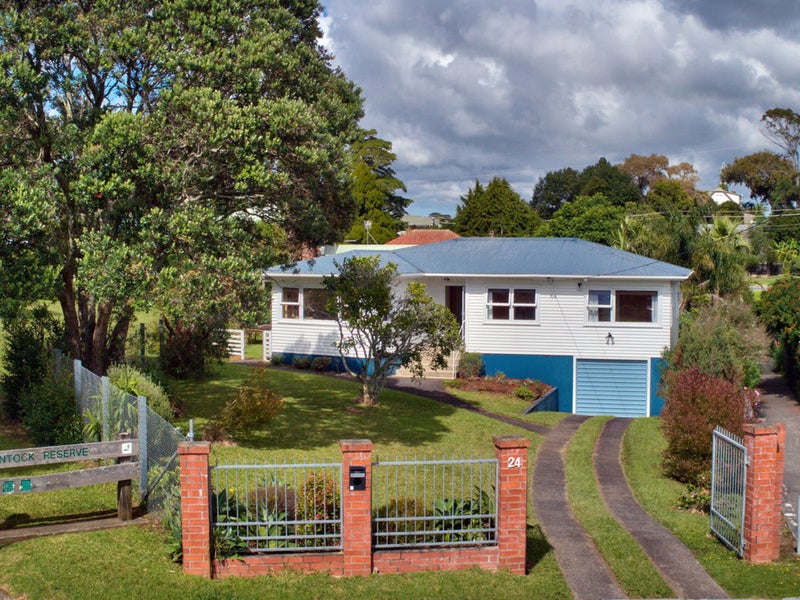 24 McClintock Road, Massey, Auckland - Carousel 16