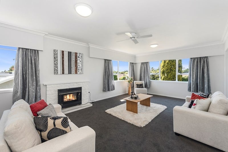 16 Windsor Road, Maeroa, Hamilton - Carousel 1