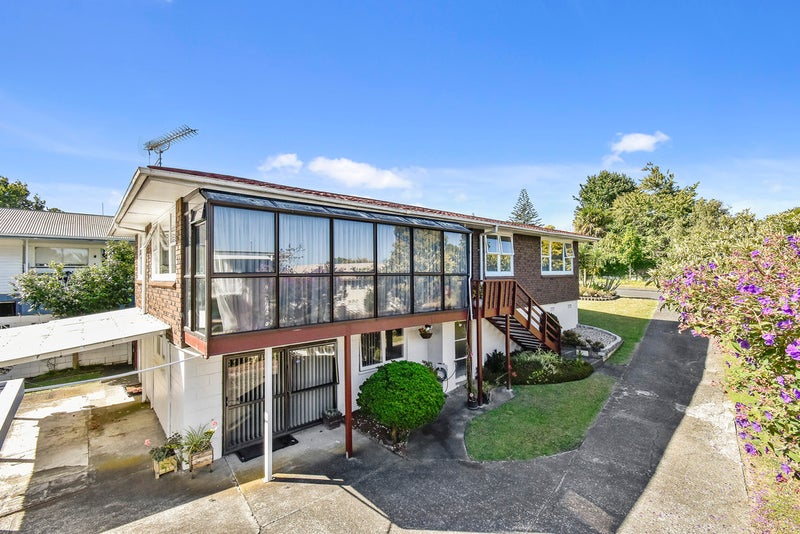 16 Lawrence Crescent, Hillpark, Auckland - Carousel 1