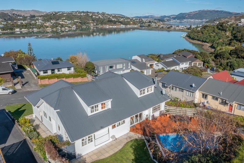 41 Penryn Drive, Camborne, Porirua - Carousel 1