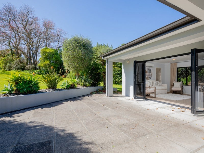 14 Finlayson Place, Welcome Bay, Tauranga - Carousel 1