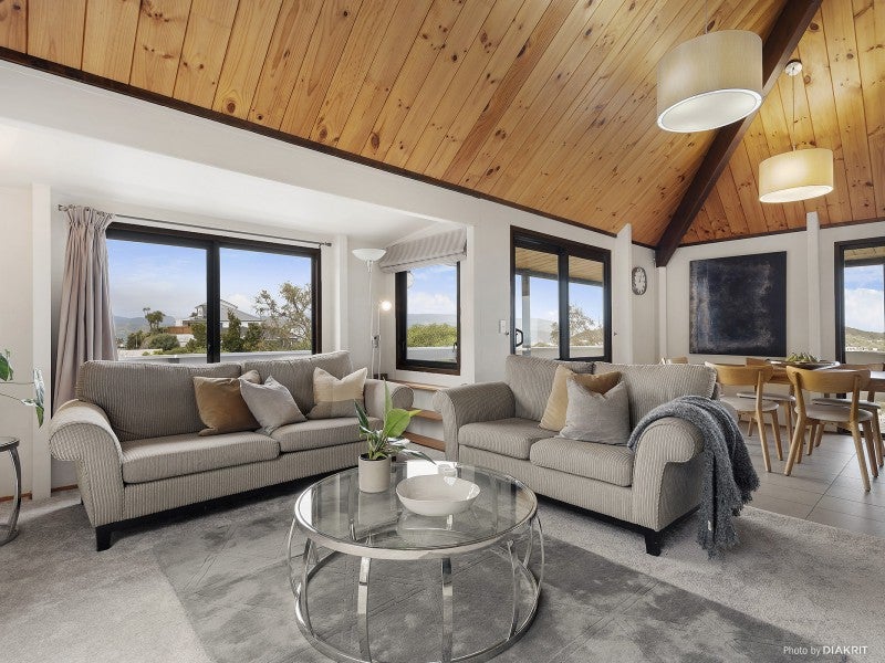 15 Inverell Way, Seatoun, Wellington - Carousel 2