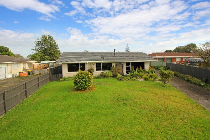 18 Suwyn Place, Weymouth, Auckland - Carousel 1