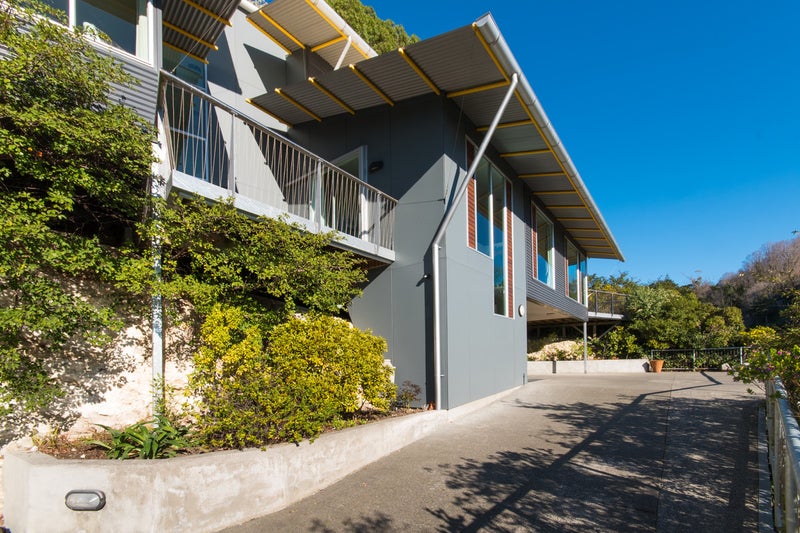 3 Kowhai Road, Bluff Hill, Napier - Carousel 23