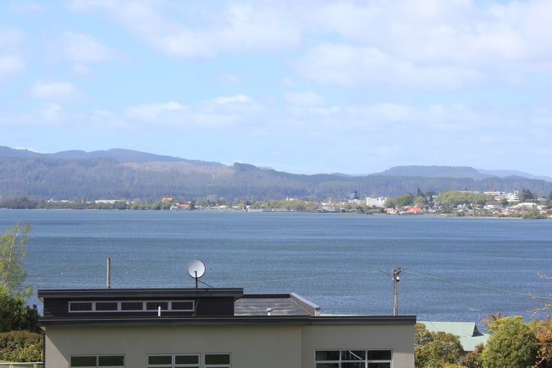 2C Pah Road, Kawaha Point, Rotorua - Carousel 2