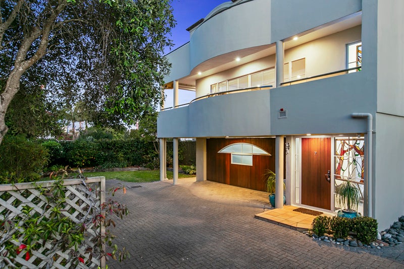 7/9 Curran Street, Herne Bay, Auckland - Carousel 1