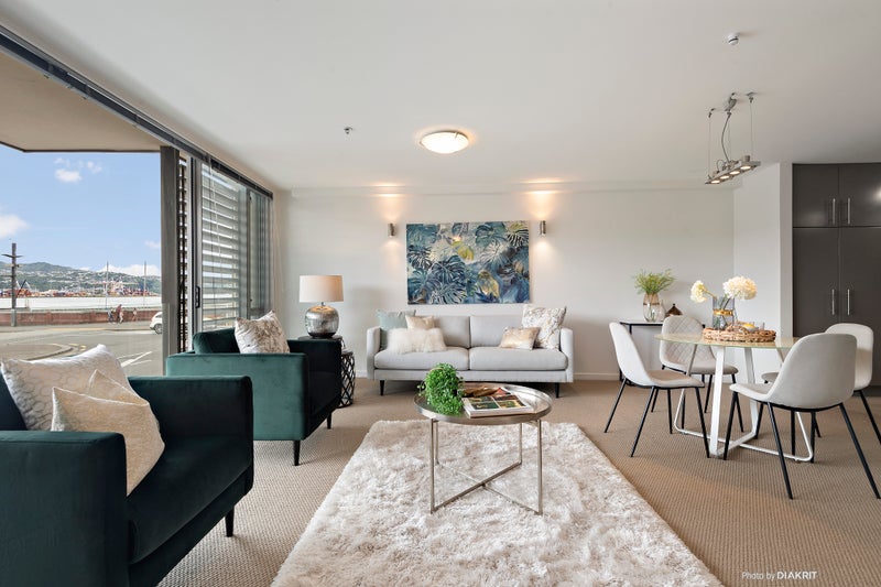 9/74 Oriental Parade, Oriental Bay, Wellington - Carousel 1