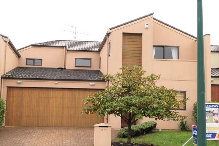 27 Tiger Drive, Golflands, Auckland - Carousel 1