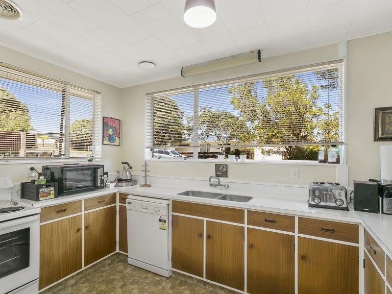 19A Mulberry Street, Maungaraki, Lower Hutt - Carousel 2