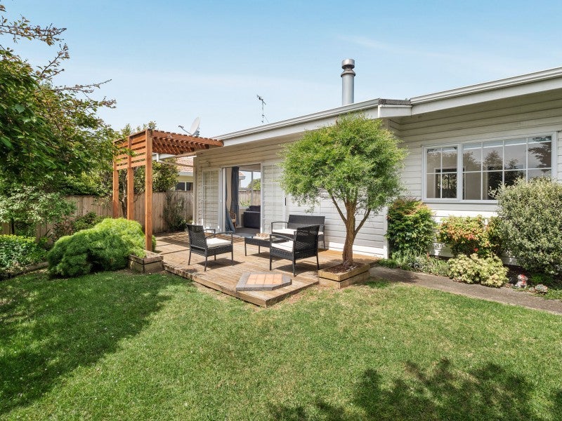 18 Grosmont Terrace, Brookfield, Tauranga - Carousel 1