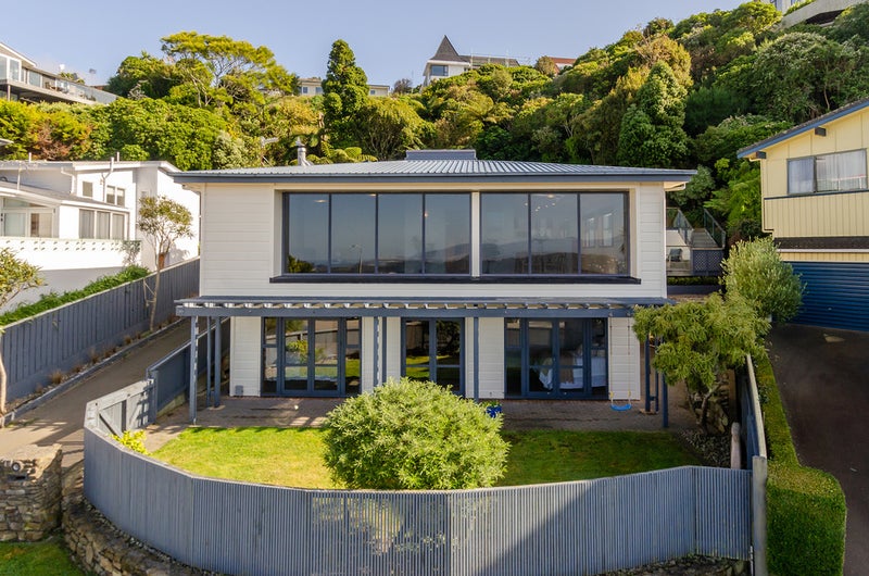 11 Mataroa Avenue, Northland, Wellington - Carousel 1