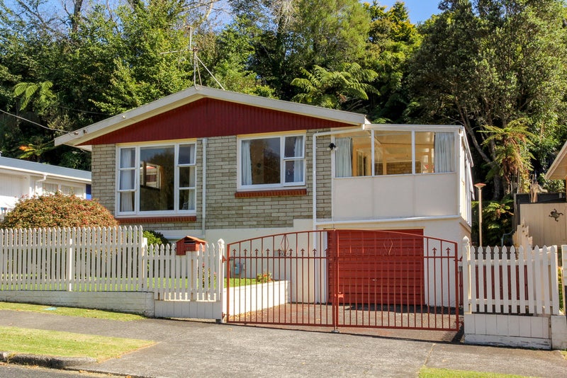 44 Pembroke Street, Westown, New Plymouth - Carousel 1