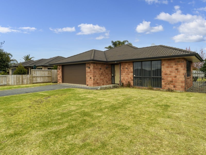 7 Waterside Drive, Pyes Pa, Tauranga - Carousel 1