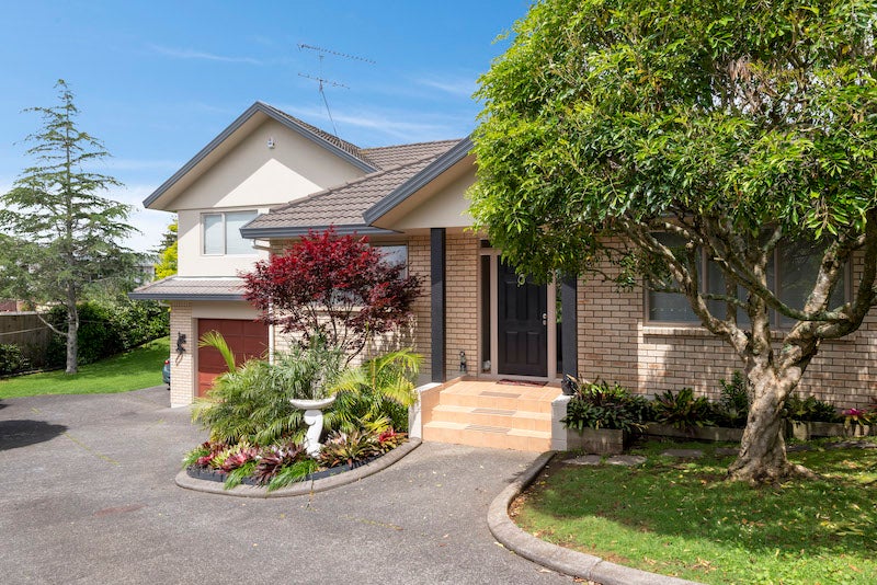 25 Cockle Bay Road, Cockle Bay, Auckland - Carousel 1