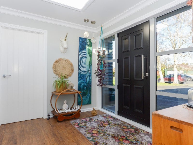 45 Chedworth Avenue, Chedworth, Hamilton - Carousel 2