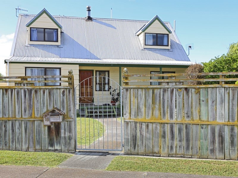 18 Duckworth Crescent, Greenmeadows, Napier - Carousel 14