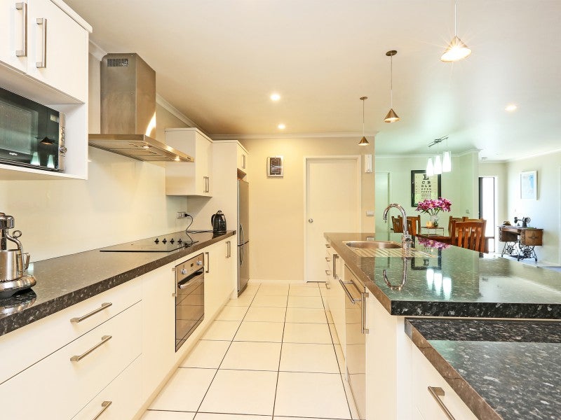 9 Edwards Street, Frimley, Hastings - Carousel 2