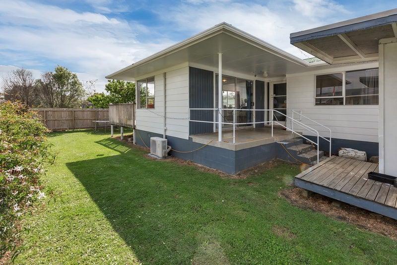 4 Paramount Parade, Tikipunga, Whangarei - Carousel 2