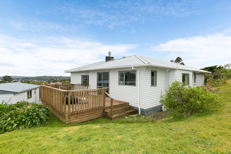 14 Kenmore Street, Newlands, Wellington - Carousel 2