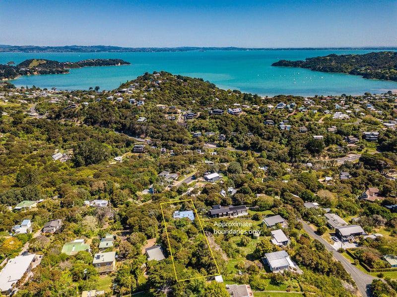 4 Queens Drive, Oneroa, Waiheke Island - Carousel 24