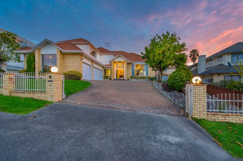 29 Jane Eyre Drive, Somerville, Auckland - Carousel 1