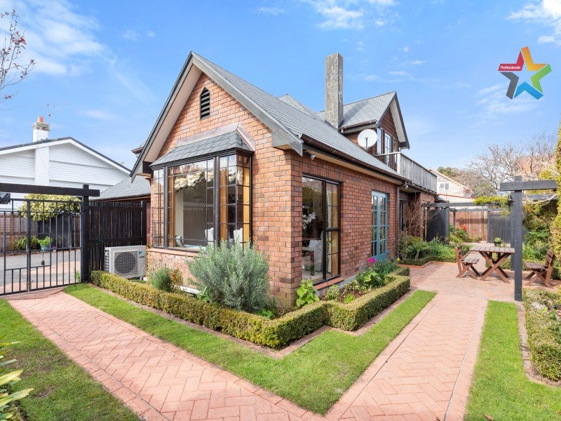 1/16 Maire Street, Woburn, Lower Hutt - Carousel 2